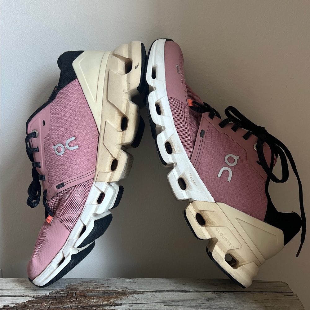 On Running Women's Cloudflyer Sneakers - Pink Dustrose Women’s 9.5 - Picture 14 of 14